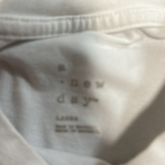 Black and white boxy crop tank - Picture 3 of 3